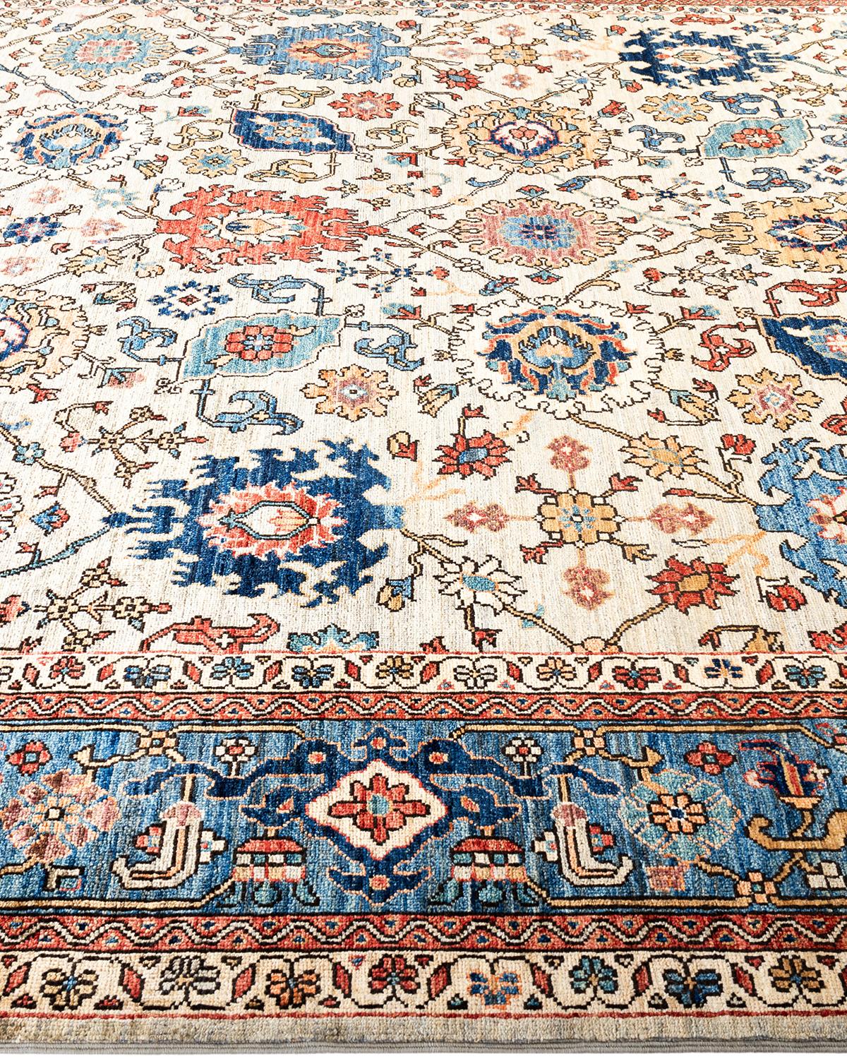  Traditional Serapi Hand Knotted Wool Beige Area Rug In New Condition For Sale In Norwalk, CT