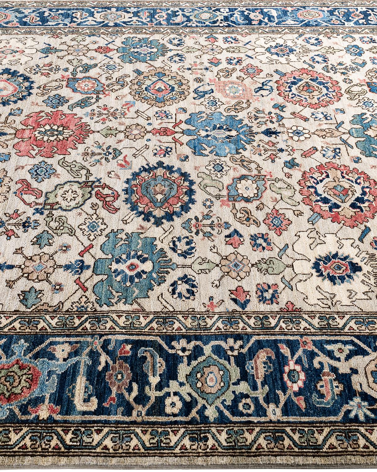  Traditional Serapi Hand Knotted Wool Beige Area Rug In New Condition For Sale In Norwalk, CT
