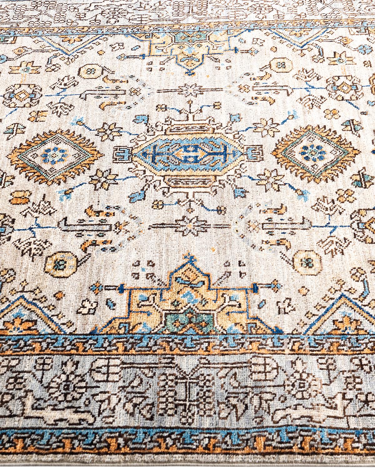 Traditional Serapi Hand Knotted Wool Beige Area Rug In New Condition For Sale In Norwalk, CT