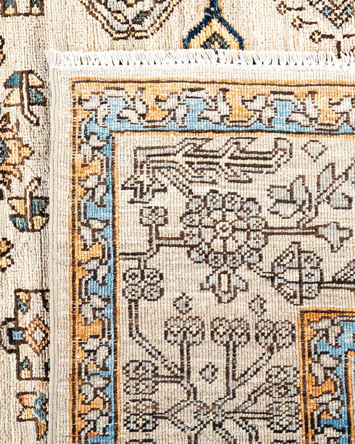 Contemporary Traditional Serapi Hand Knotted Wool Beige Area Rug For Sale