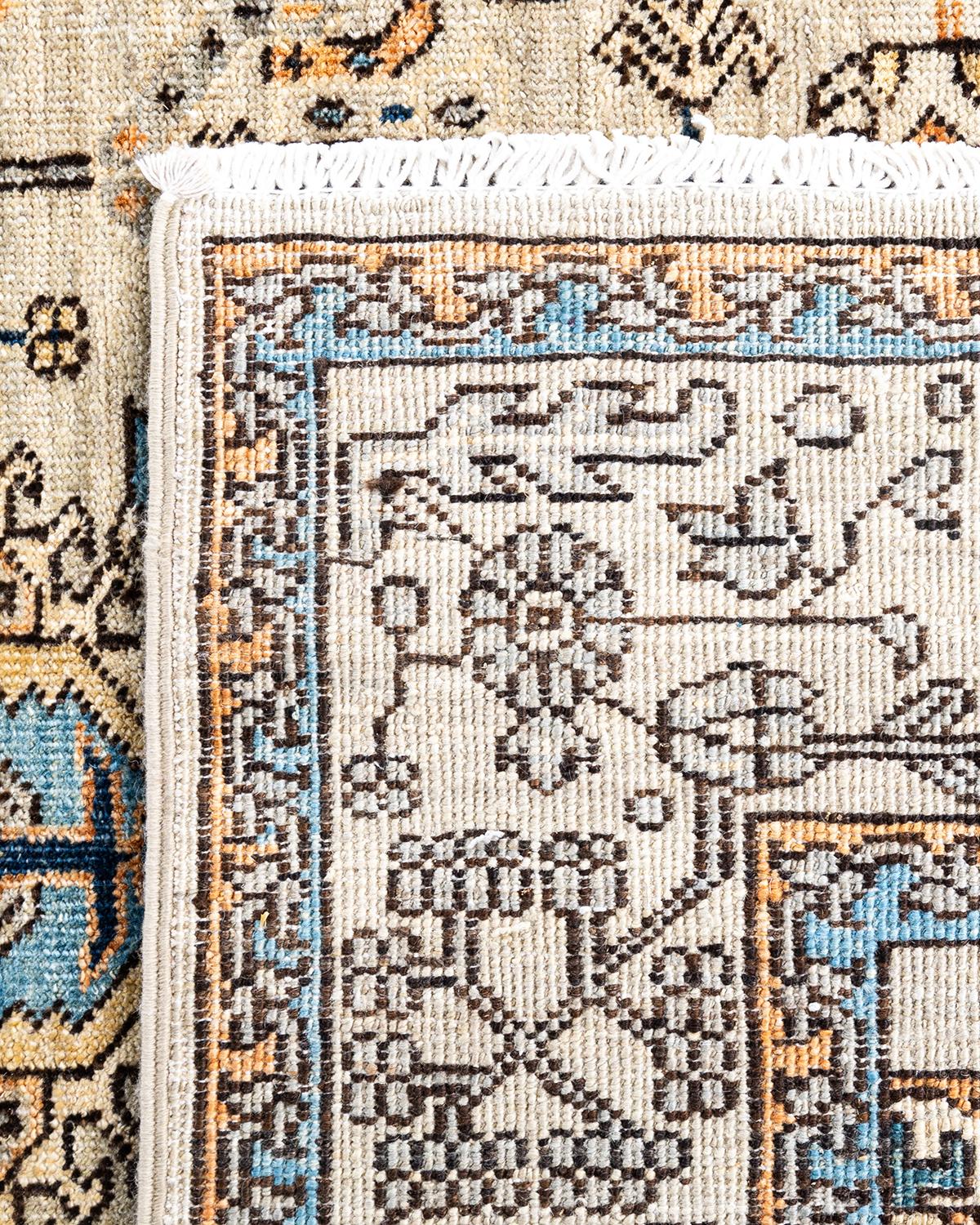 XXI secolo e contemporaneo Tappeto tradizionale Serapi in lana annodata a mano di colore beige in vendita