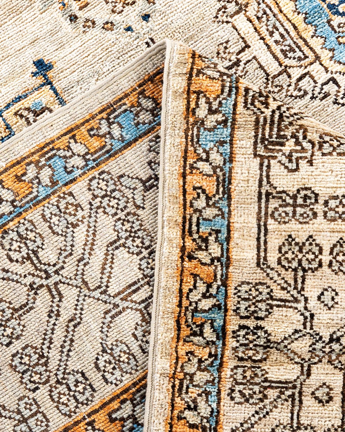 Traditional Serapi Hand Knotted Wool Beige Area Rug For Sale 1