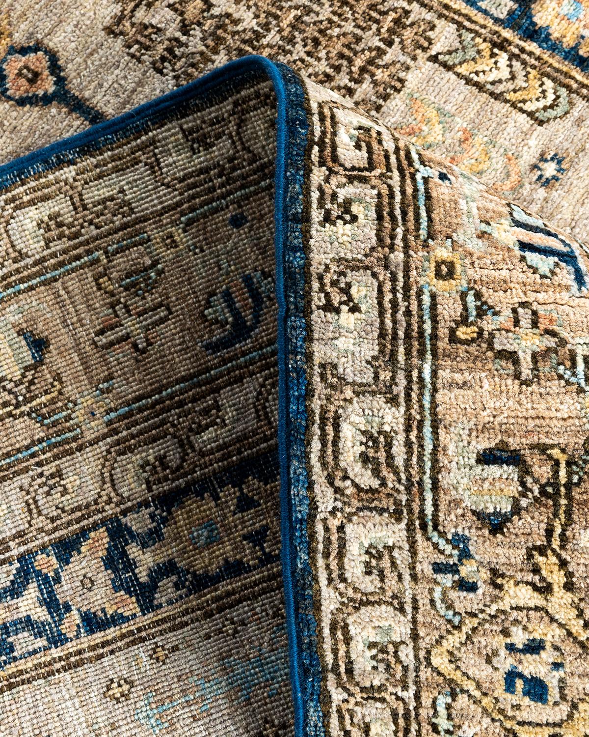 Traditional Serapi Hand Knotted Wool Beige Area Rug 1