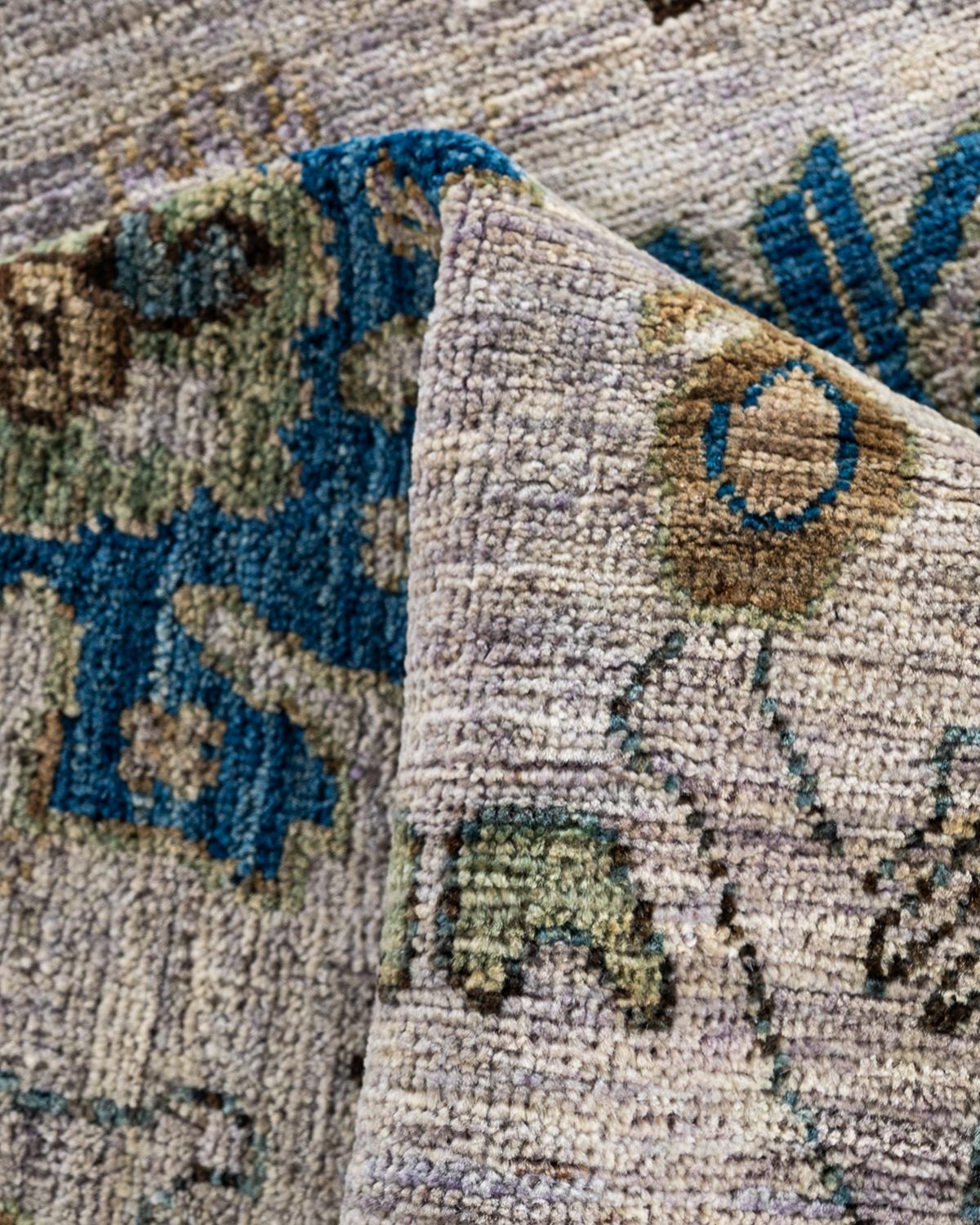 Tapis traditionnel Serapi noué à la main en laine beige en vente 1