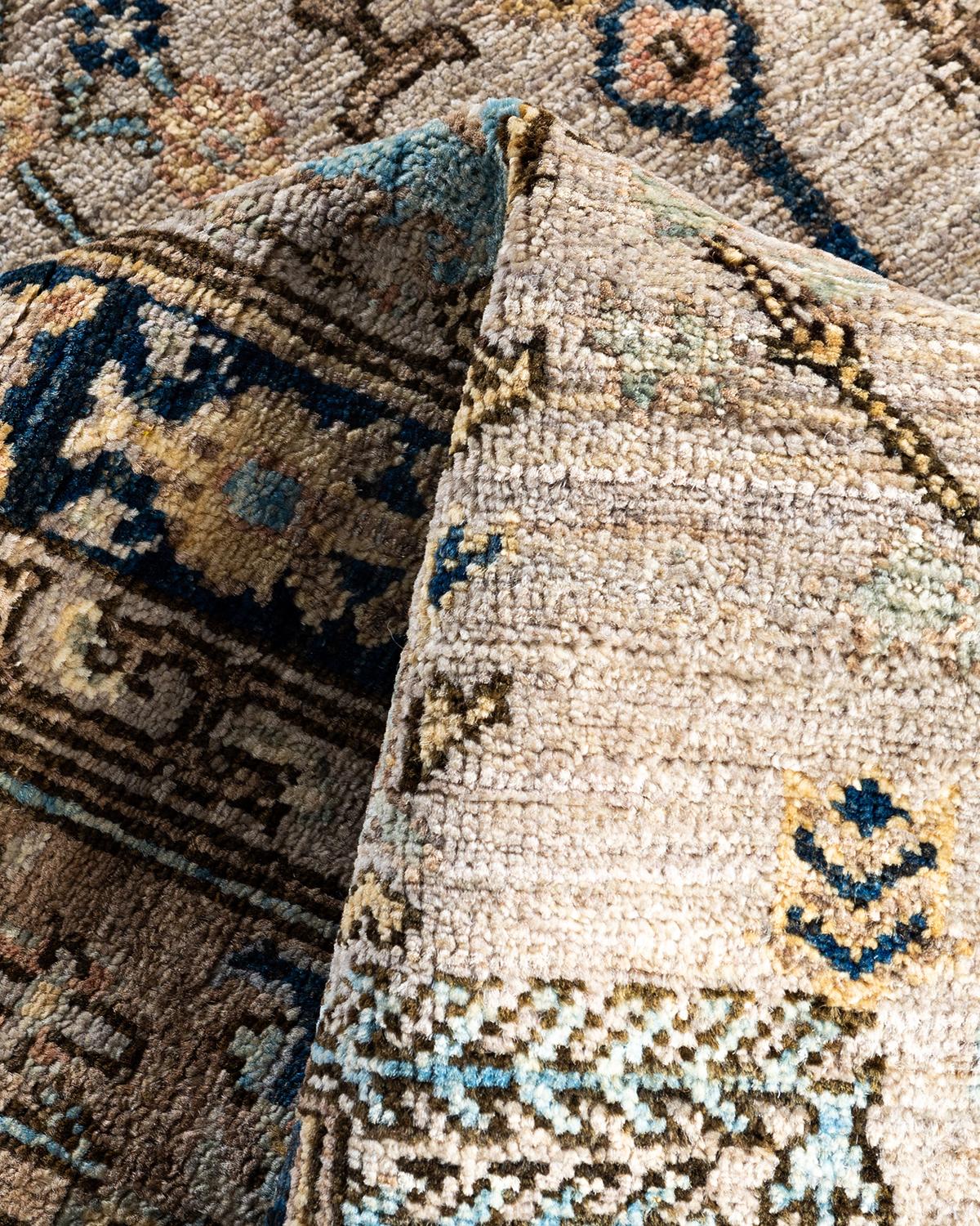 Traditional Serapi Hand Knotted Wool Beige Area Rug 2