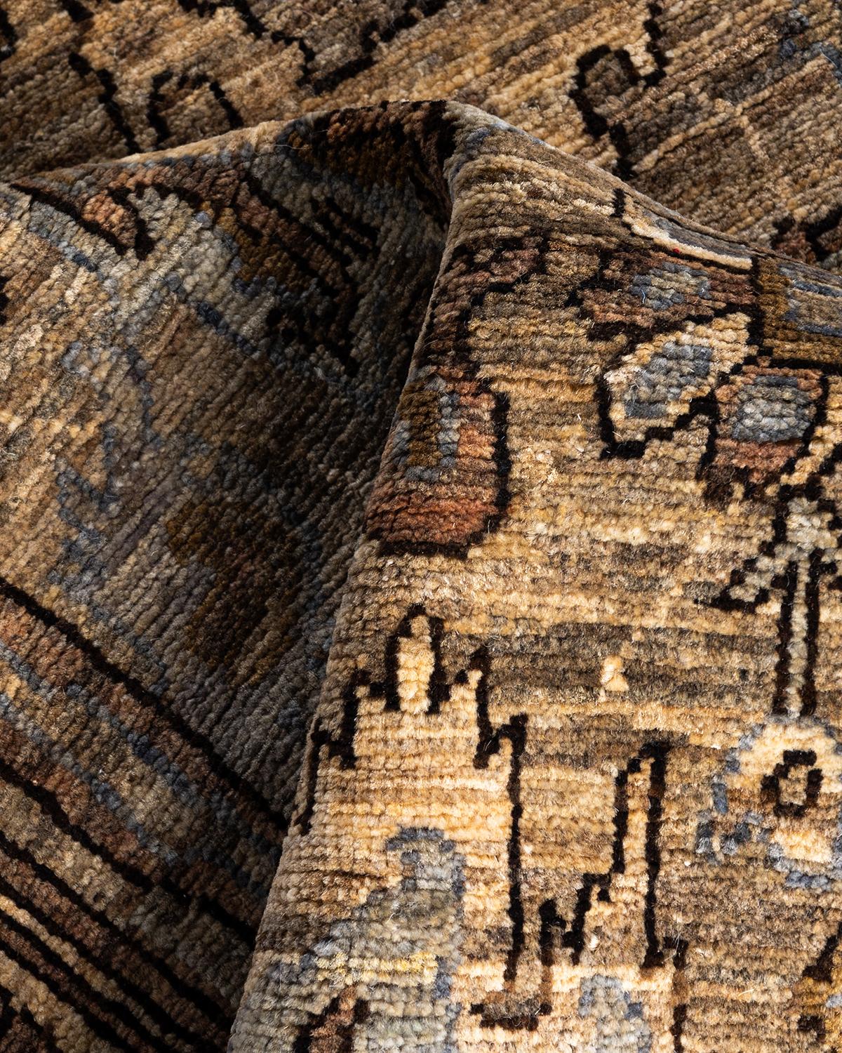Tapis traditionnel Serapi noué à la main en laine beige en vente 1
