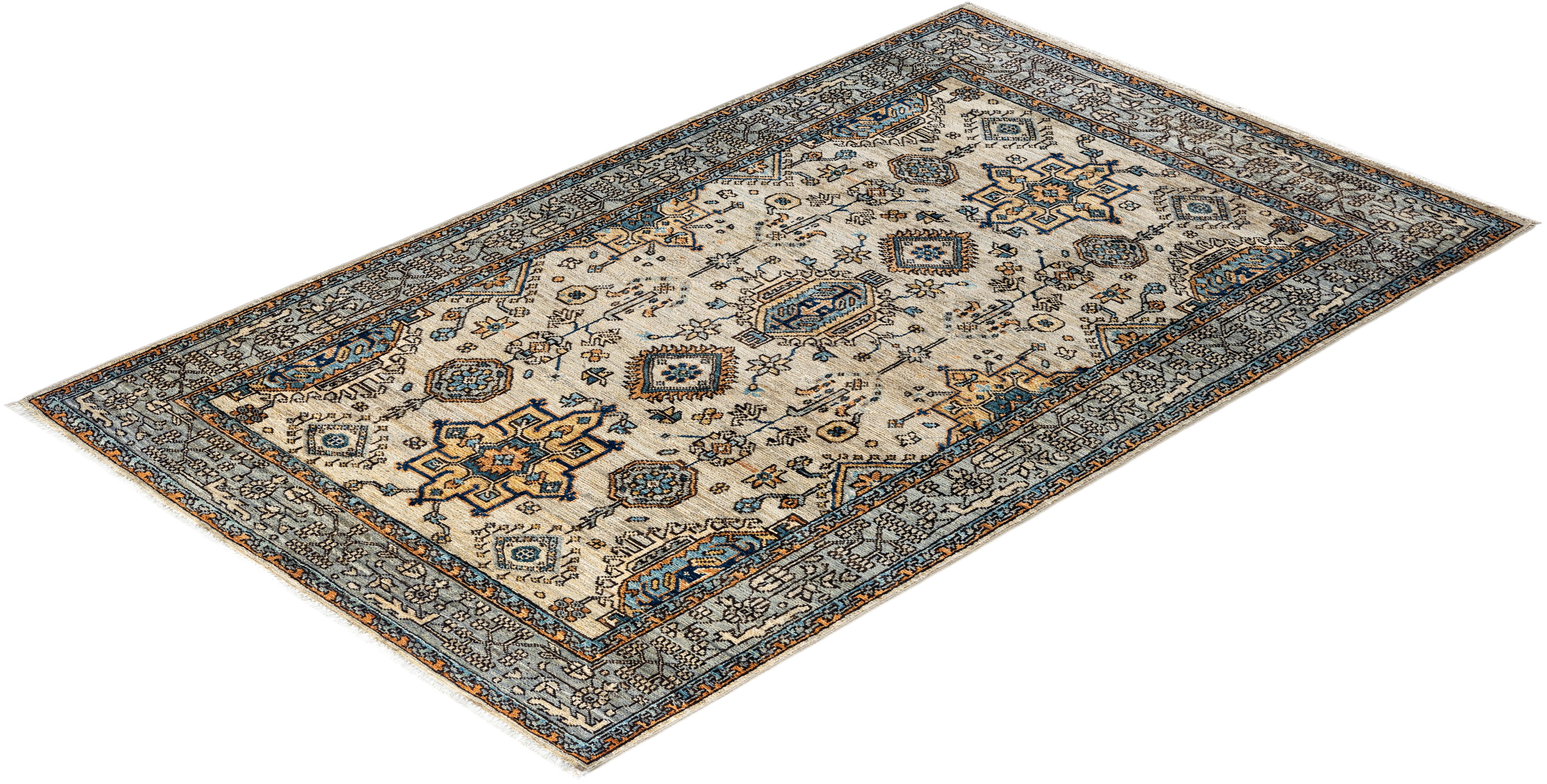Traditional Serapi Hand Knotted Wool Beige Area Rug  For Sale 3