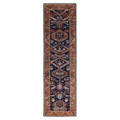 Tapis traditionnel Serapi noué à la main bleu de 2' 9" x 9' 10"