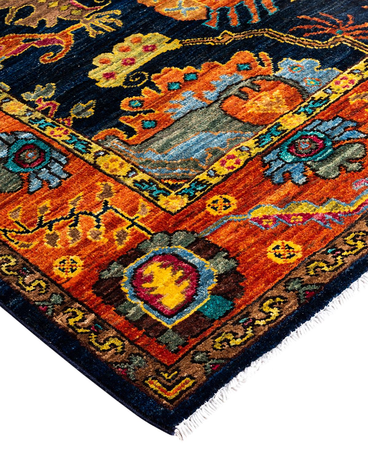 La fabrication des tapis persans dans toute sa splendeur a inspiré les couleurs riches, les motifs géométriques élaborés et les détails botaniques de la collection Serapi. Avec pas moins de 100 nœuds par pouce, ces tapis fabriqués à la main sont