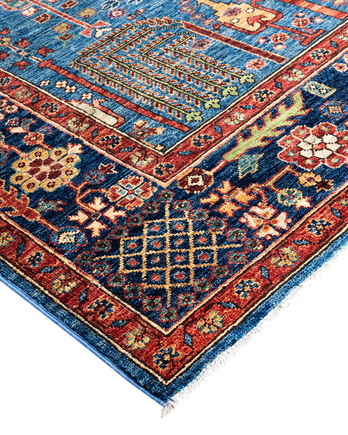 La fabrication des tapis persans dans toute sa splendeur a inspiré les couleurs riches, les motifs géométriques élaborés et les détails botaniques de la collection Serapi. Avec pas moins de 100 nœuds par pouce, ces tapis fabriqués à la main sont