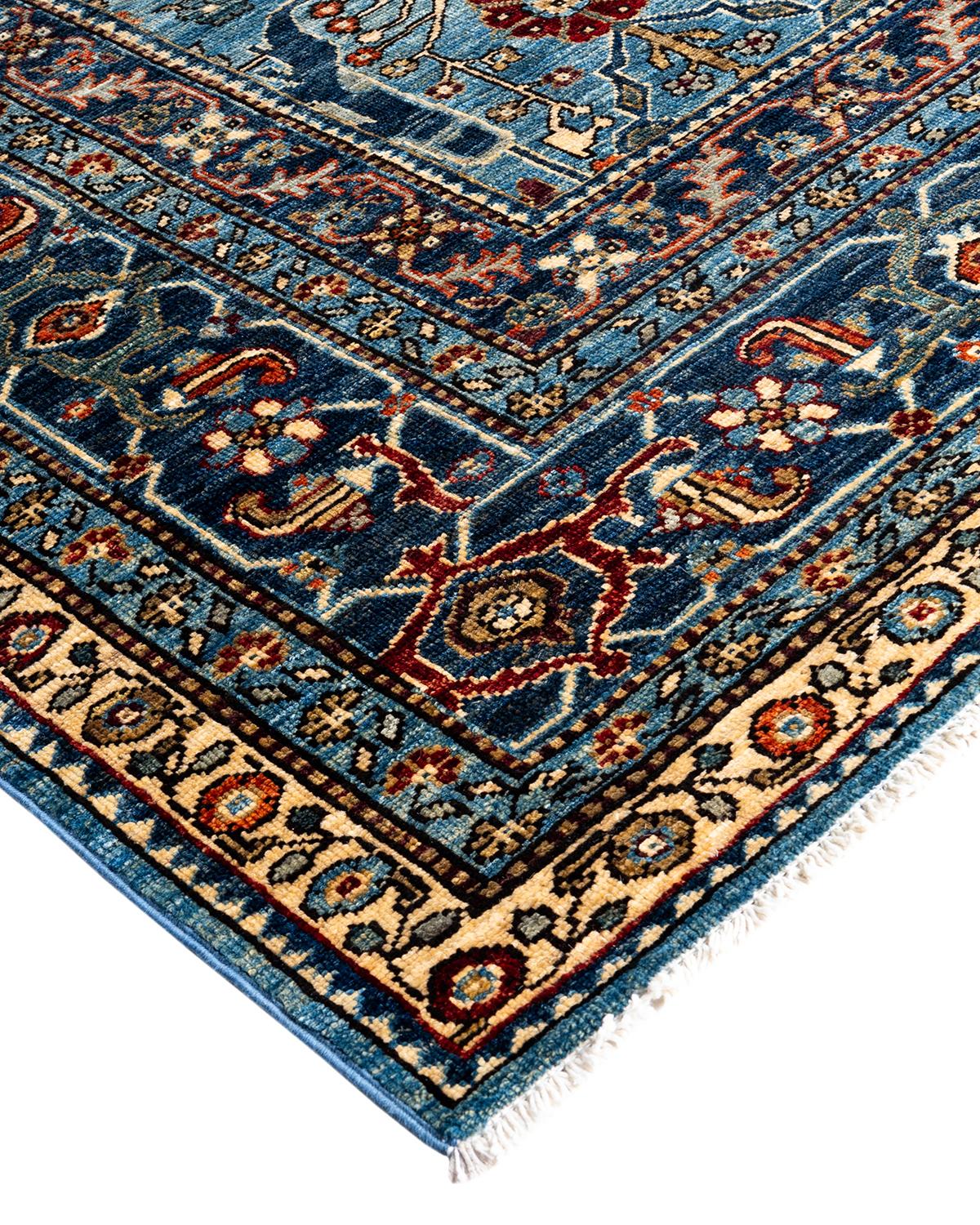 La fabricación de alfombras persas en su máxima expresión inspiró los ricos colores, los elaborados motivos geométricos y los detalles botánicos de la colección Serapi. Con hasta 100 nudos por pulgada, estas alfombras artesanales son tan duraderas