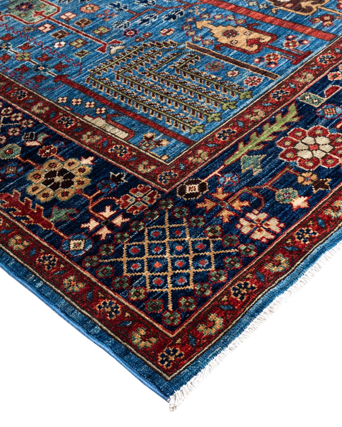 La fabrication des tapis persans dans toute sa splendeur a inspiré les couleurs riches, les motifs géométriques élaborés et les détails botaniques de la collection Serapi. Avec pas moins de 100 nœuds par pouce, ces tapis fabriqués à la main sont
