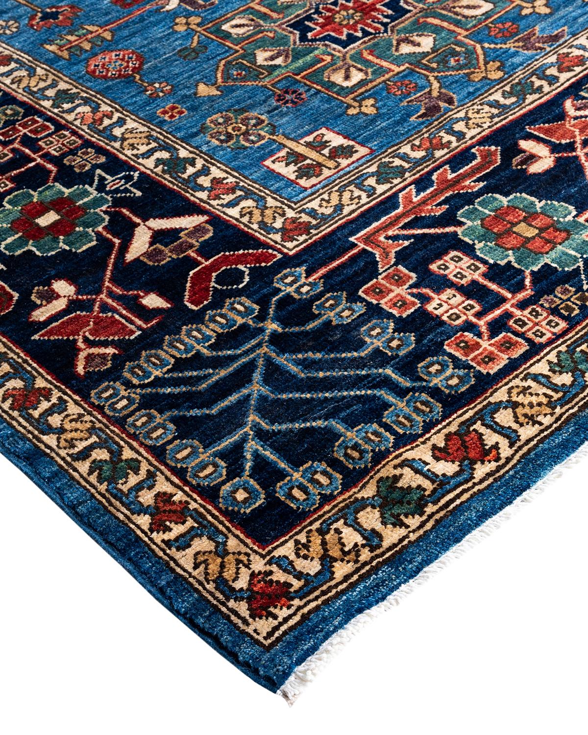 La fabrication des tapis persans dans toute sa splendeur a inspiré les couleurs riches, les motifs géométriques élaborés et les détails botaniques de la collection Serapi. Avec pas moins de 100 nœuds par pouce, ces tapis fabriqués à la main sont