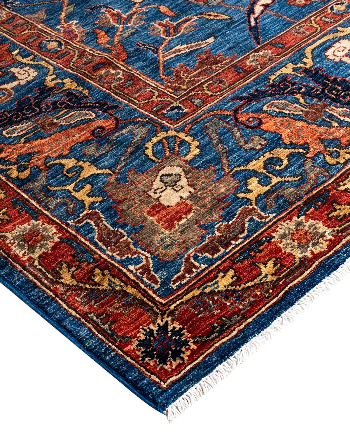 Persische Teppichkunst vom Feinsten inspirierte zu den satten Farben, den kunstvollen geometrischen Motiven und den botanischen Details der Serapi Collection. Mit bis zu 100 Knoten pro Zentimeter sind diese handgefertigten Teppiche ebenso langlebig