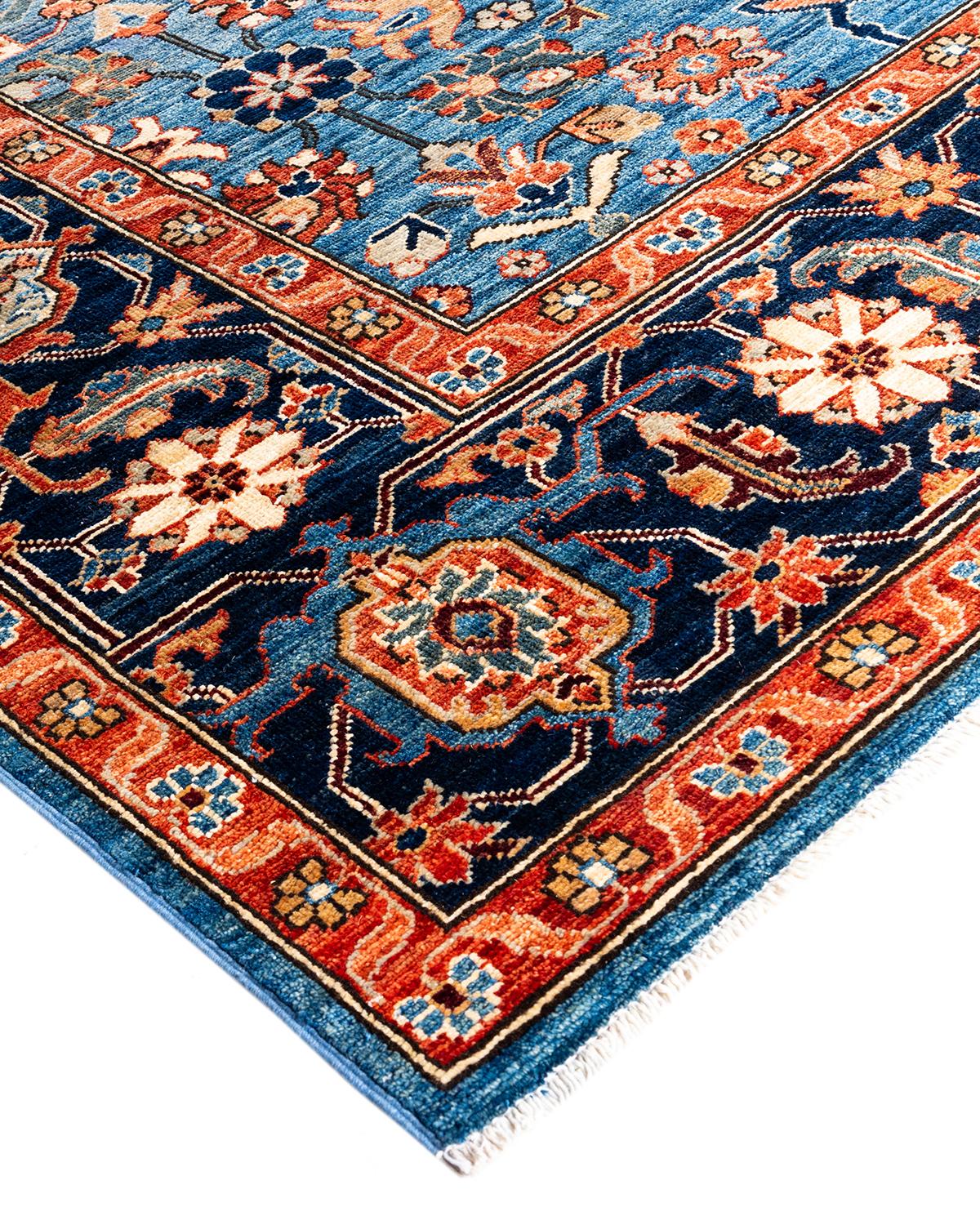 La fabrication des tapis persans dans toute sa splendeur a inspiré les couleurs riches, les motifs géométriques élaborés et les détails botaniques de la collection Serapi. Avec pas moins de 100 nœuds par pouce, ces tapis fabriqués à la main sont