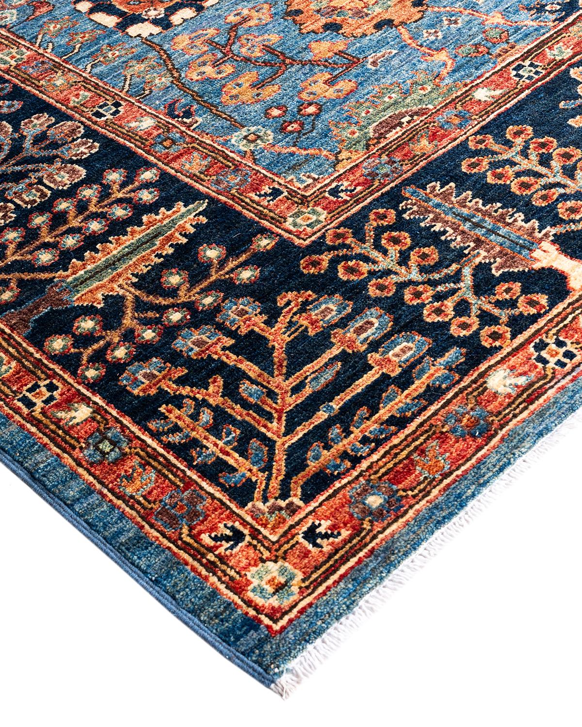 La fabrication des tapis persans dans toute sa splendeur a inspiré les couleurs riches, les motifs géométriques élaborés et les détails botaniques de la collection Serapi. Avec pas moins de 100 nœuds par pouce, ces tapis fabriqués à la main sont