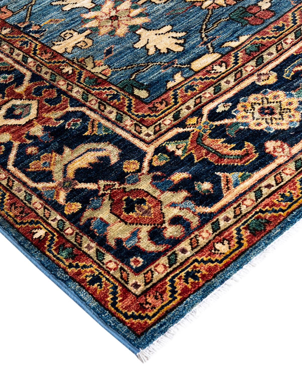 La fabrication des tapis persans dans toute sa splendeur a inspiré les couleurs riches, les motifs géométriques élaborés et les détails botaniques de la collection Serapi. Avec pas moins de 100 nœuds par pouce, ces tapis fabriqués à la main sont