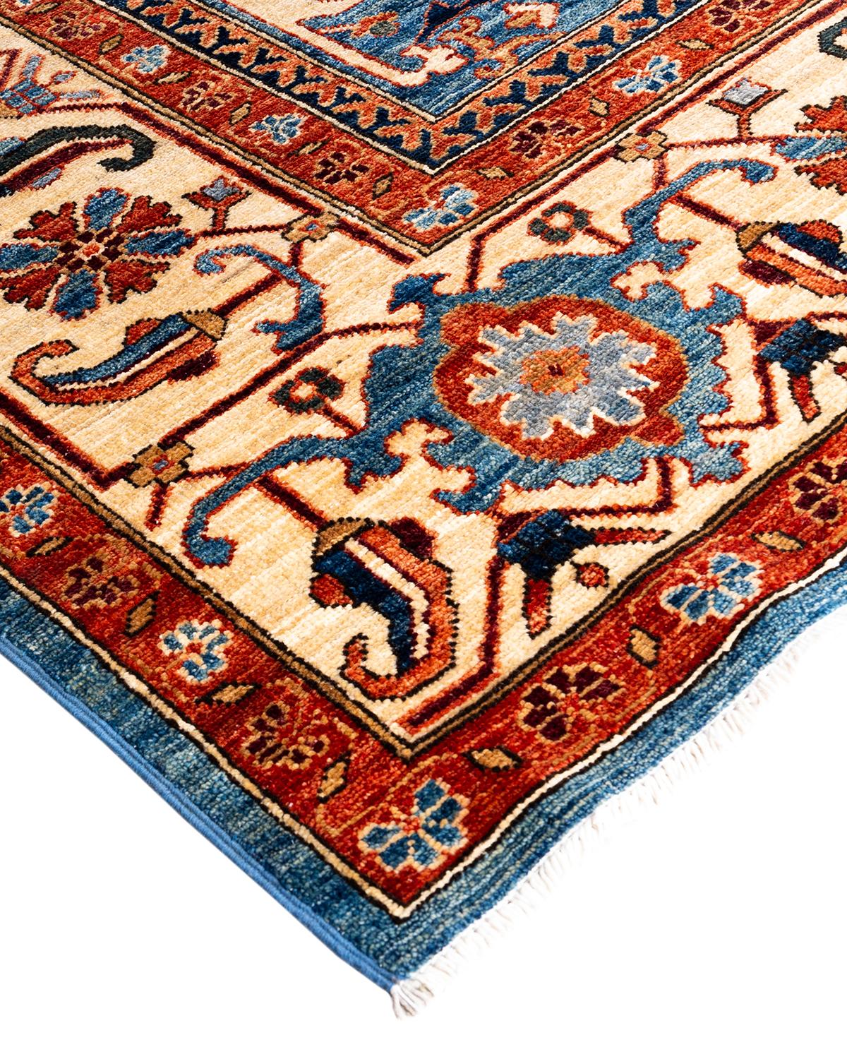 La fabrication des tapis persans dans toute sa splendeur a inspiré les couleurs riches, les motifs géométriques élaborés et les détails botaniques de la collection Serapi. Avec pas moins de 100 nœuds par pouce, ces tapis fabriqués à la main sont
