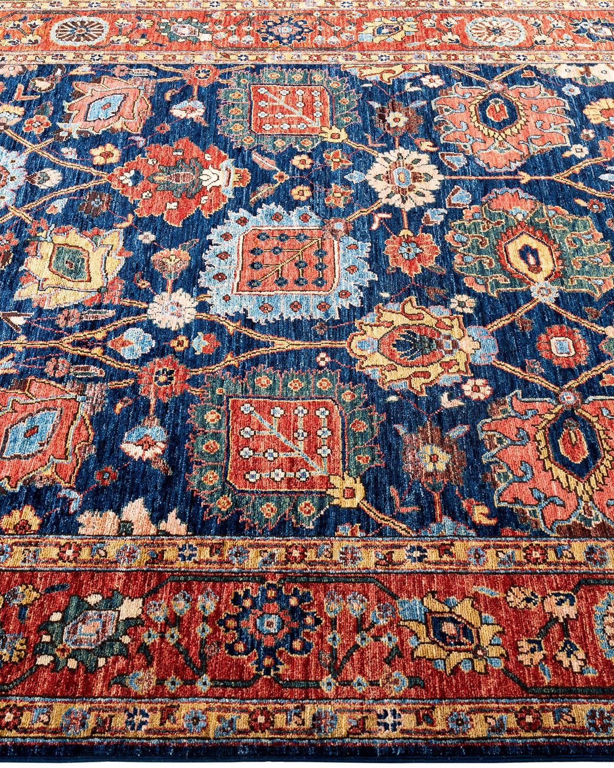 Traditional Serapi Hand Knotted Wool Blue Area Rug In New Condition For Sale In Norwalk, CT