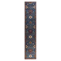 Tapis de couloir traditionnel Serapi bleu noué à la main 2' 8" x 13' 8"