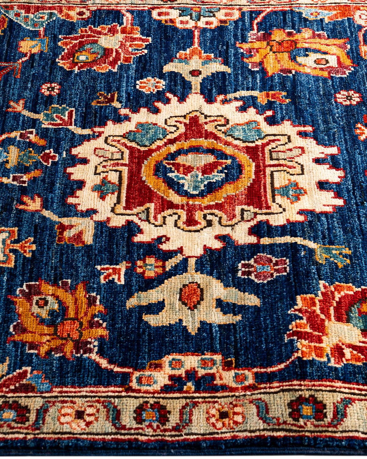 Tapis de couloir traditionnel Serapi bleu noué à la main 2' 8
