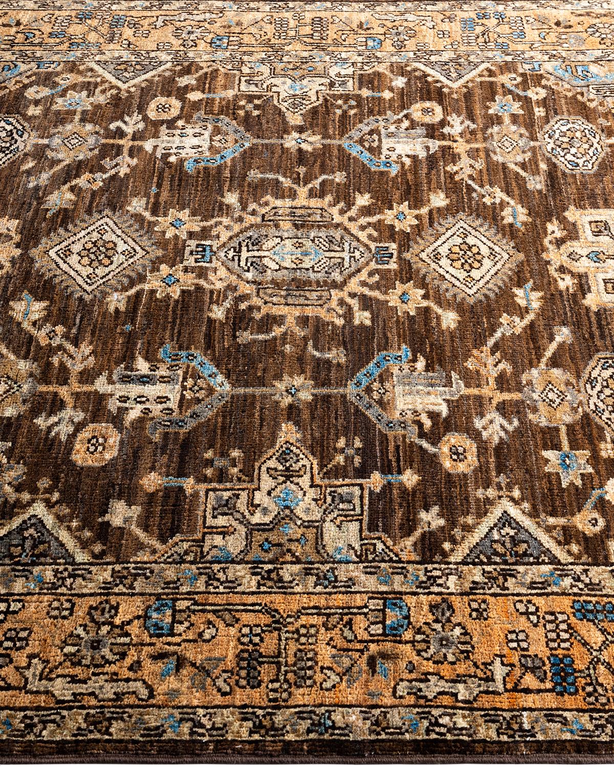 Traditional Serapi Hand Knotted Wool Brown Area Rug In New Condition For Sale In Norwalk, CT