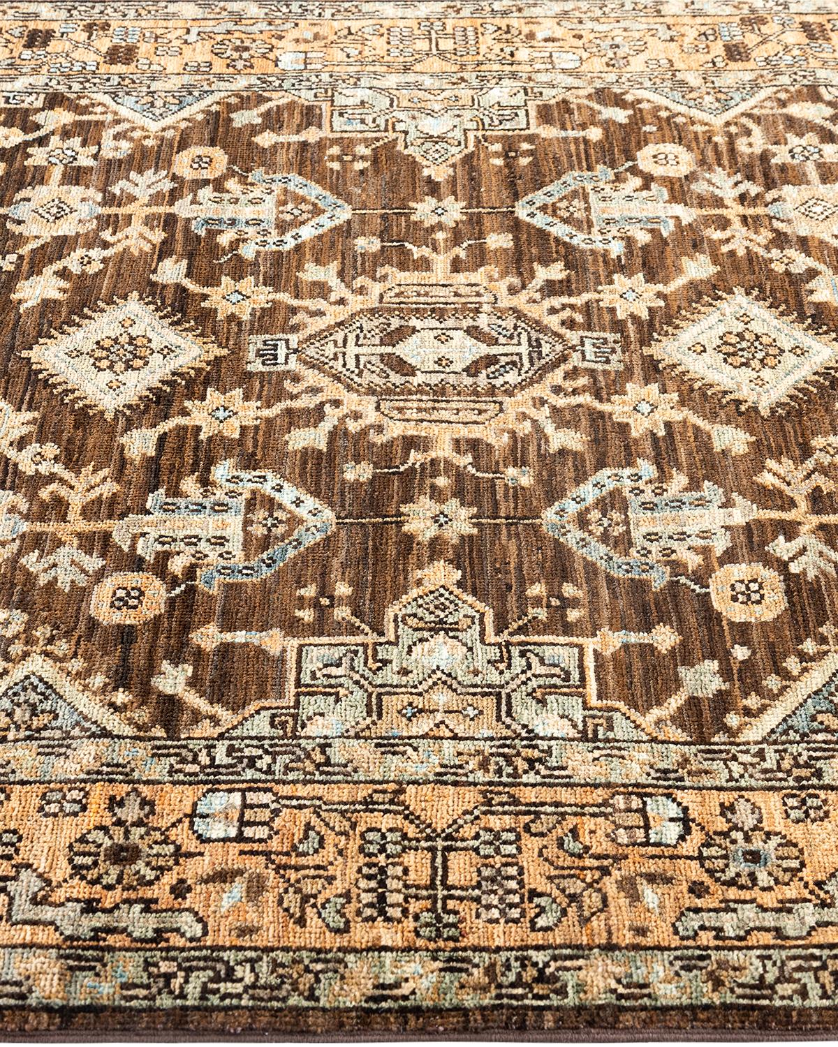 Traditional Serapi Hand Knotted Wool Brown Area Rug In New Condition For Sale In Norwalk, CT
