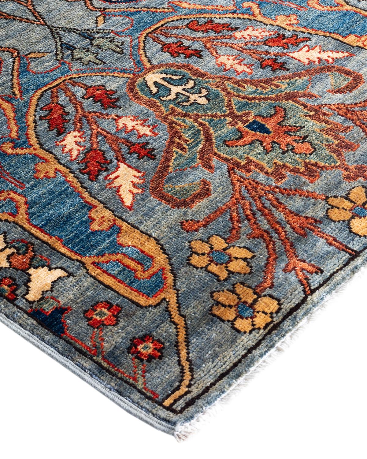 La fabrication des tapis persans dans toute sa splendeur a inspiré les couleurs riches, les motifs géométriques élaborés et les détails botaniques de la collection Serapi. Avec pas moins de 100 nœuds par pouce, ces tapis fabriqués à la main sont