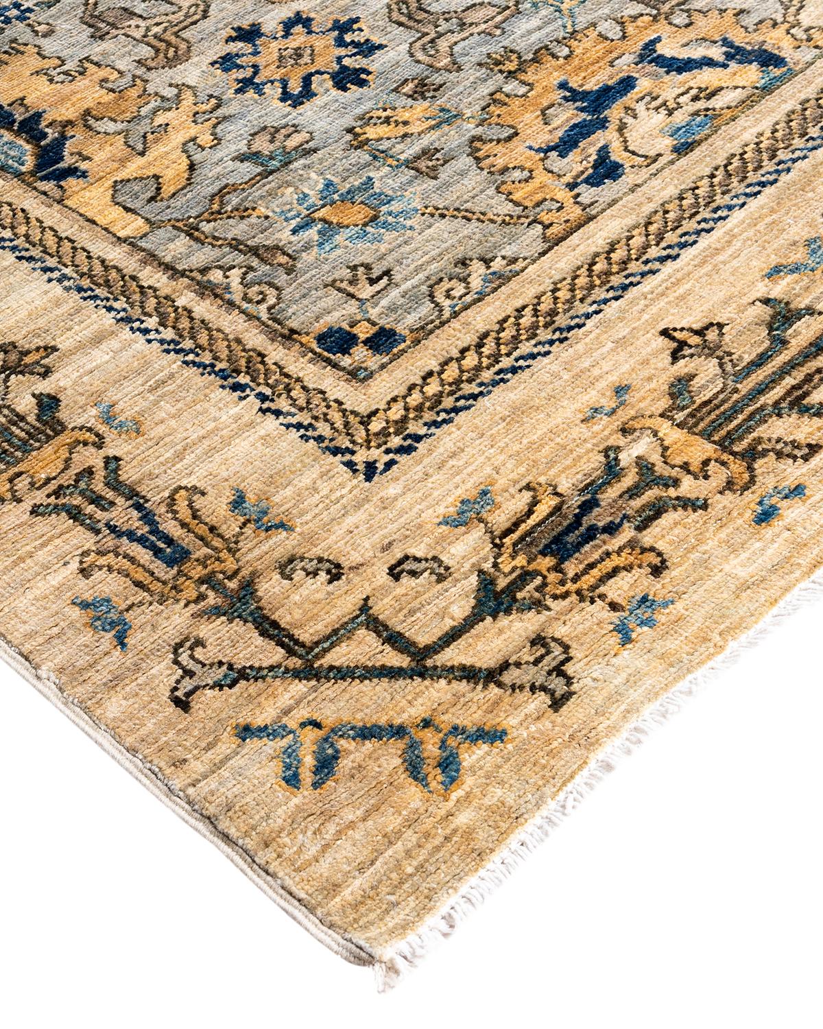 La fabrication des tapis persans dans toute sa splendeur a inspiré les couleurs riches, les motifs géométriques élaborés et les détails botaniques de la collection Serapi. Avec pas moins de 100 nœuds par pouce, ces tapis fabriqués à la main sont