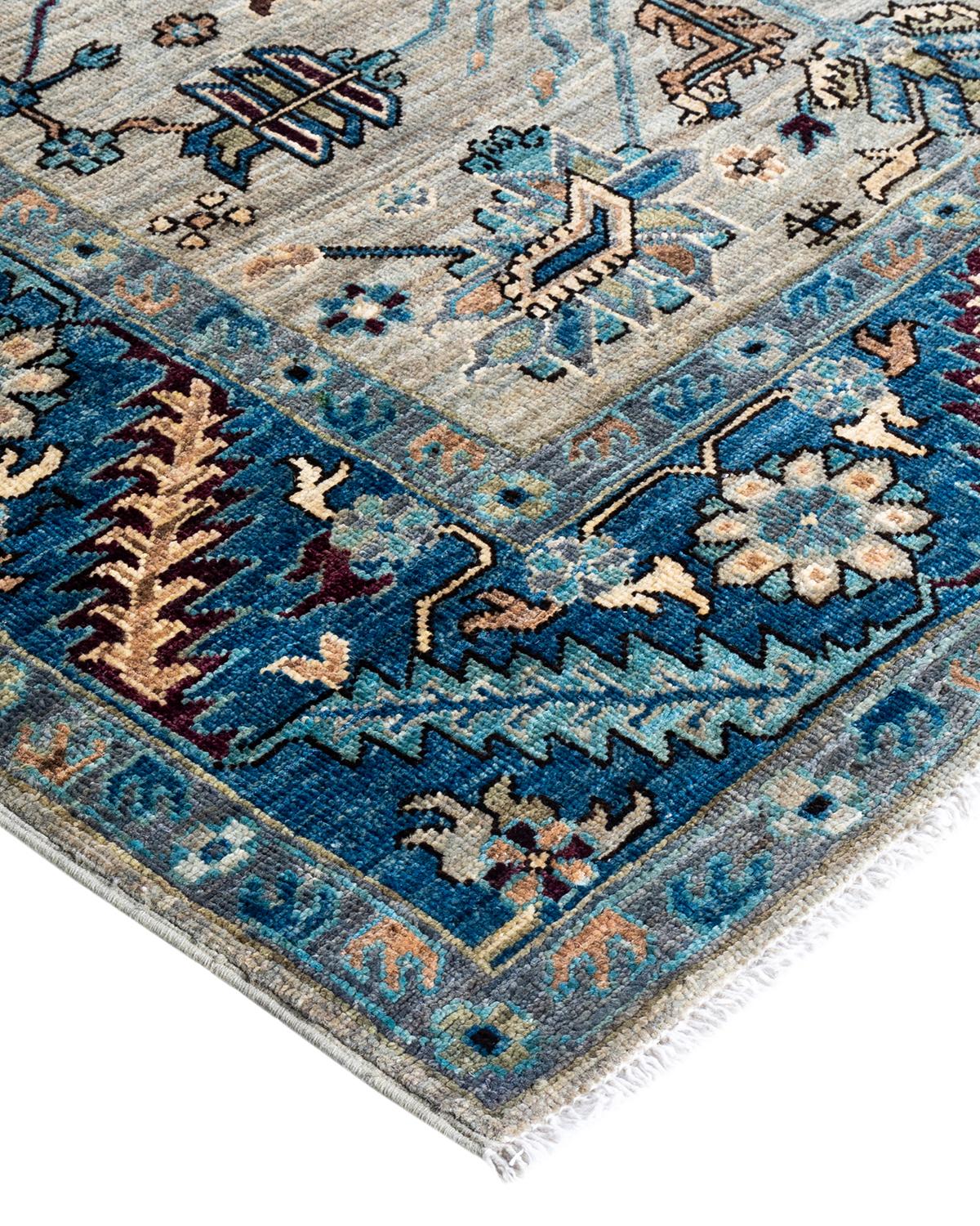 La fabrication des tapis persans dans toute sa splendeur a inspiré les couleurs riches, les motifs géométriques élaborés et les détails botaniques de la collection Serapi. Avec pas moins de 100 nœuds par pouce, ces tapis fabriqués à la main sont