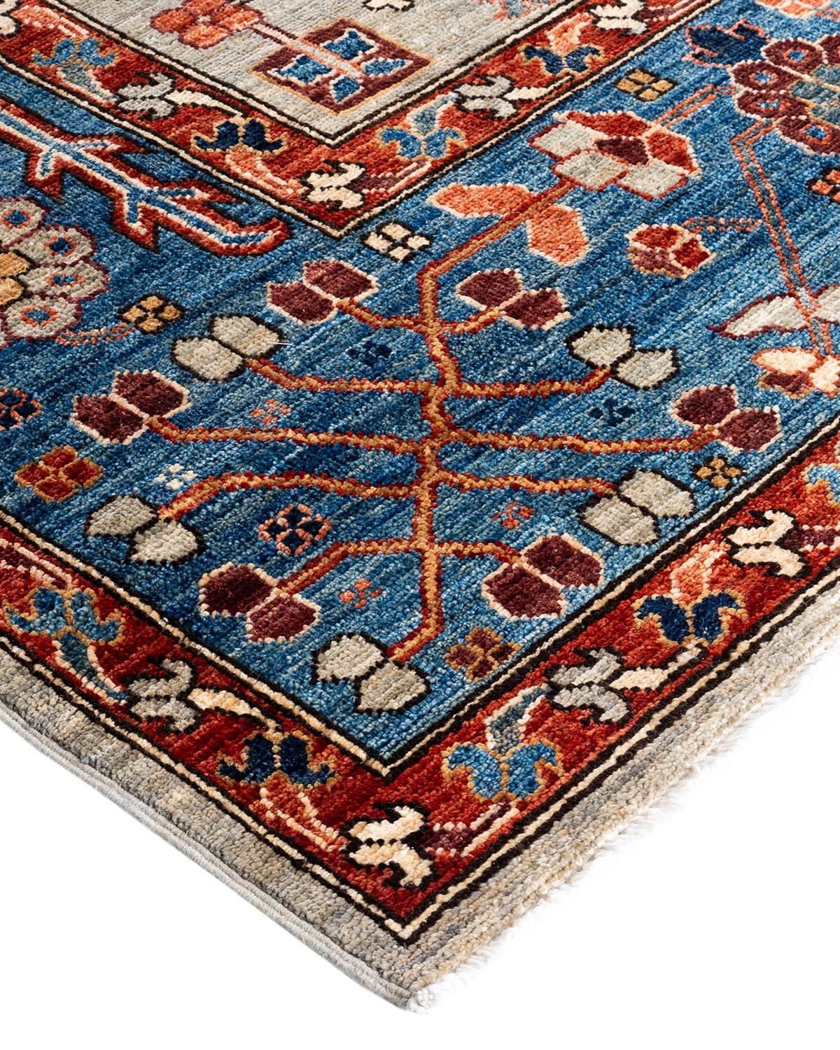 La fabrication des tapis persans dans toute sa splendeur a inspiré les couleurs riches, les motifs géométriques élaborés et les détails botaniques de la collection Serapi. Avec pas moins de 100 nœuds par pouce, ces tapis fabriqués à la main sont