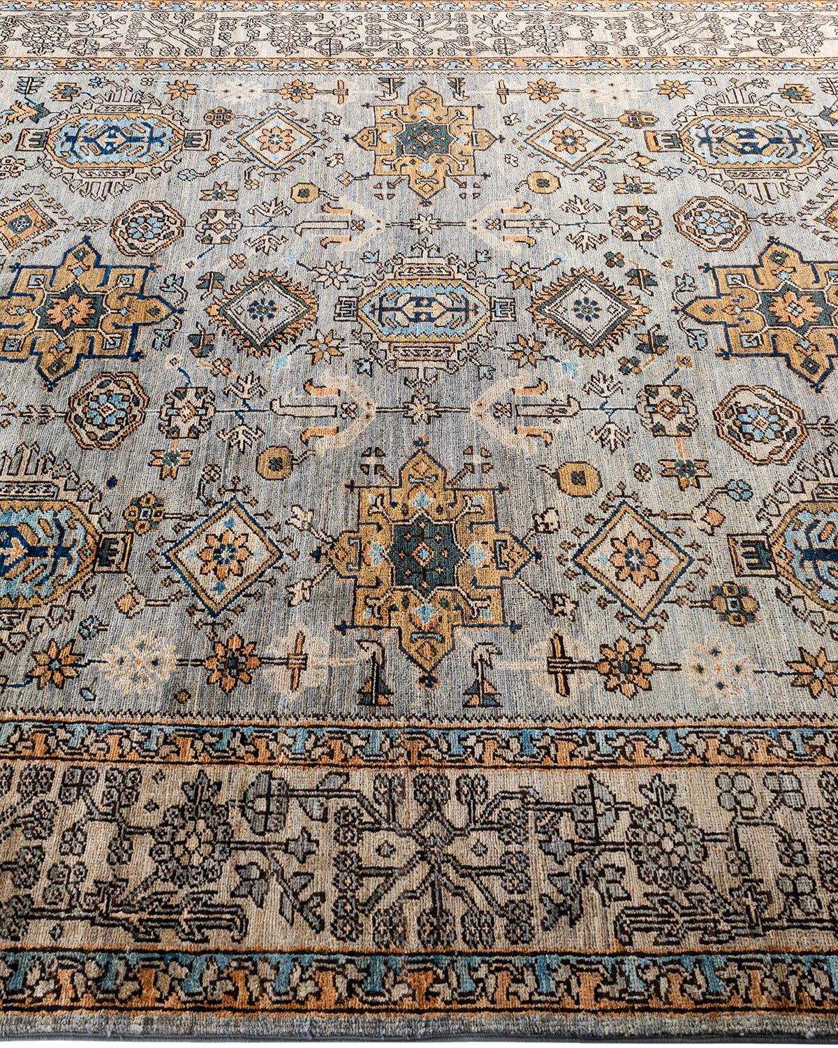  Traditional Serapi Hand Knotted Wool Gray Area Rug In New Condition For Sale In Norwalk, CT