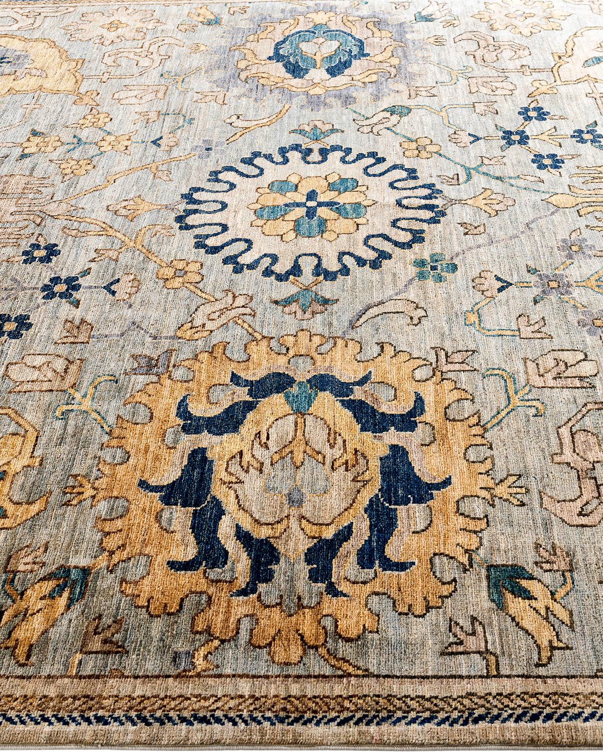  Traditional Serapi Hand Knotted Wool Gray Area Rug In New Condition For Sale In Norwalk, CT