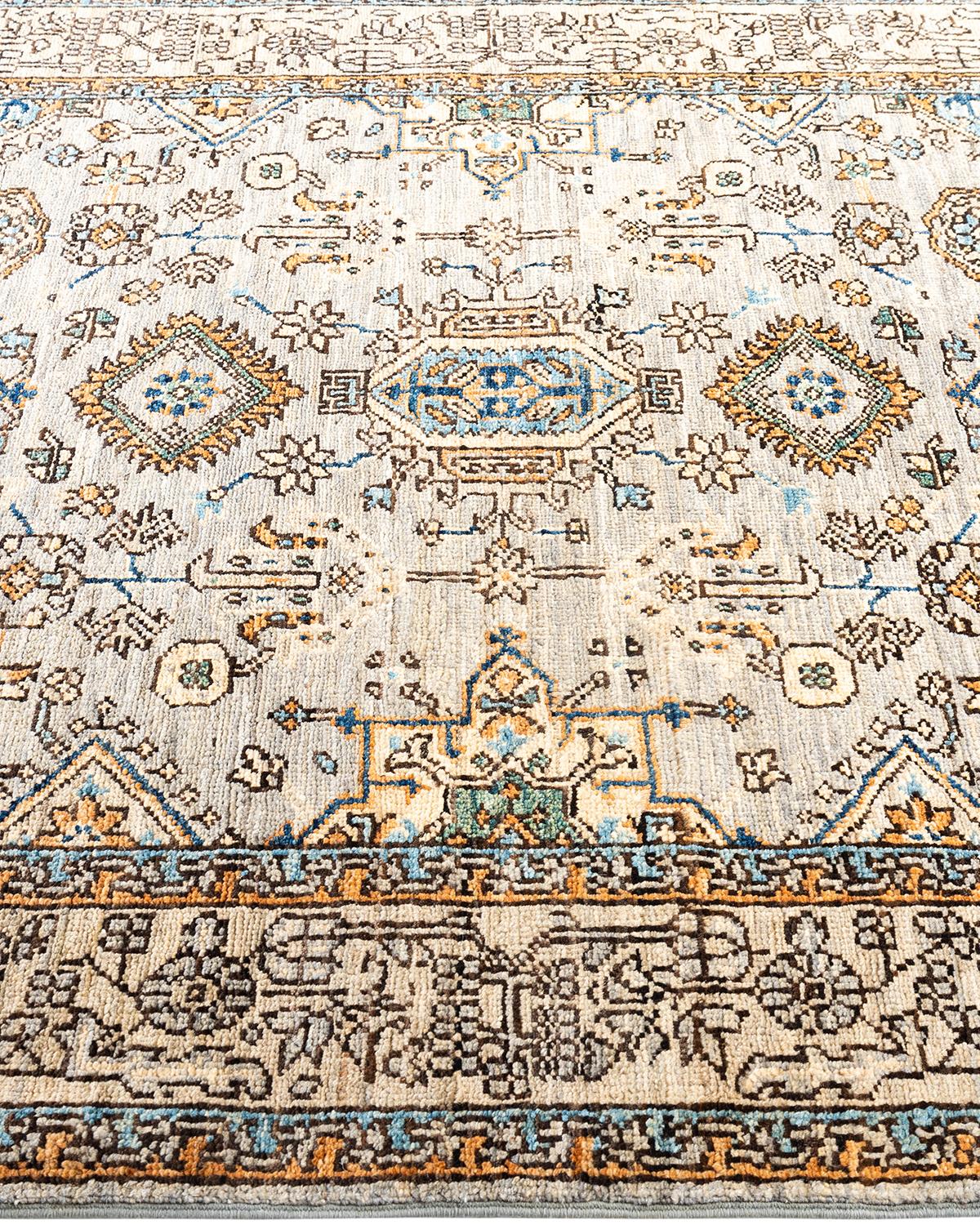Traditional Serapi Hand Knotted Wool Gray Area Rug In New Condition For Sale In Norwalk, CT