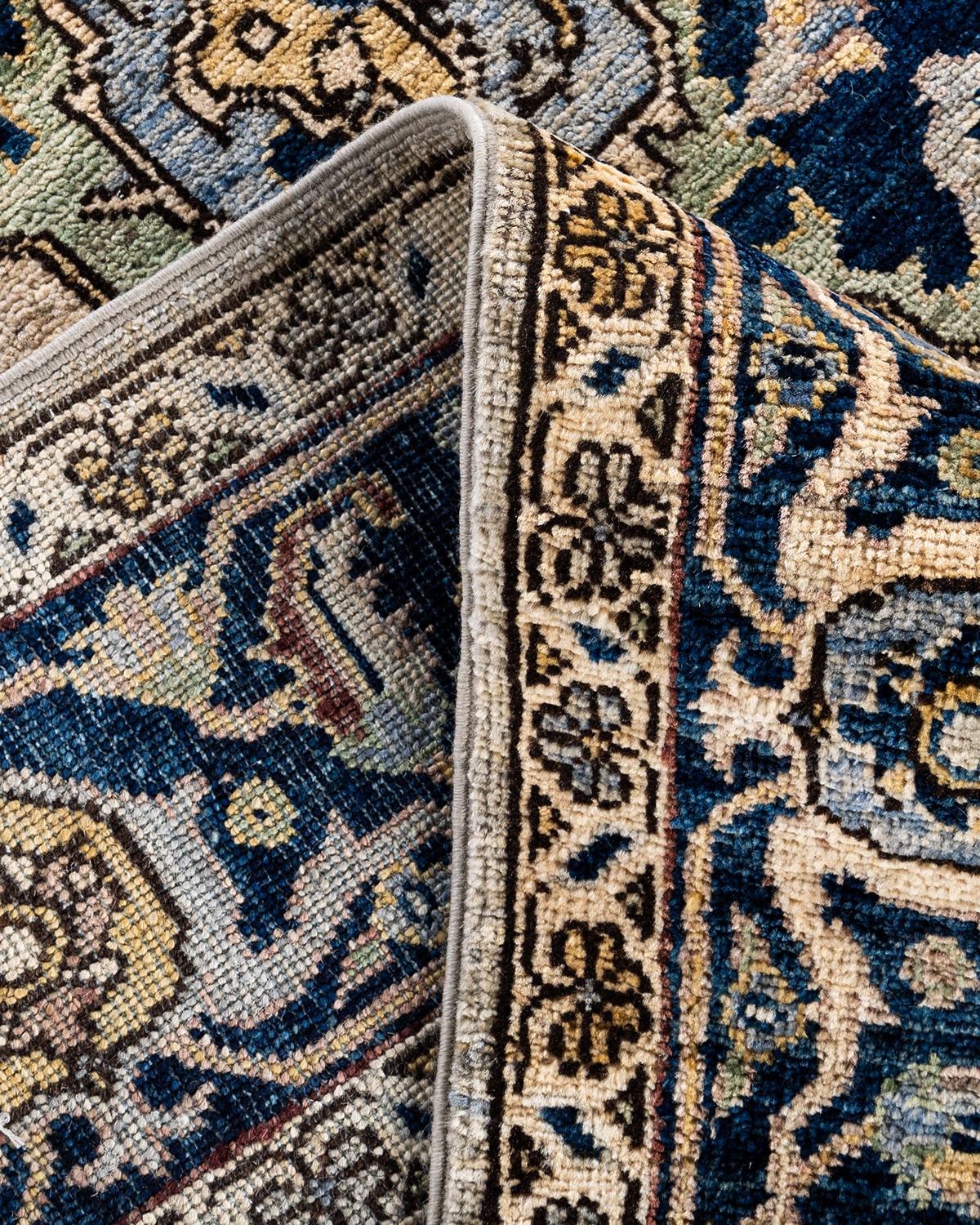 Traditional Serapi Hand Knotted Wool Gray Area Rug 1