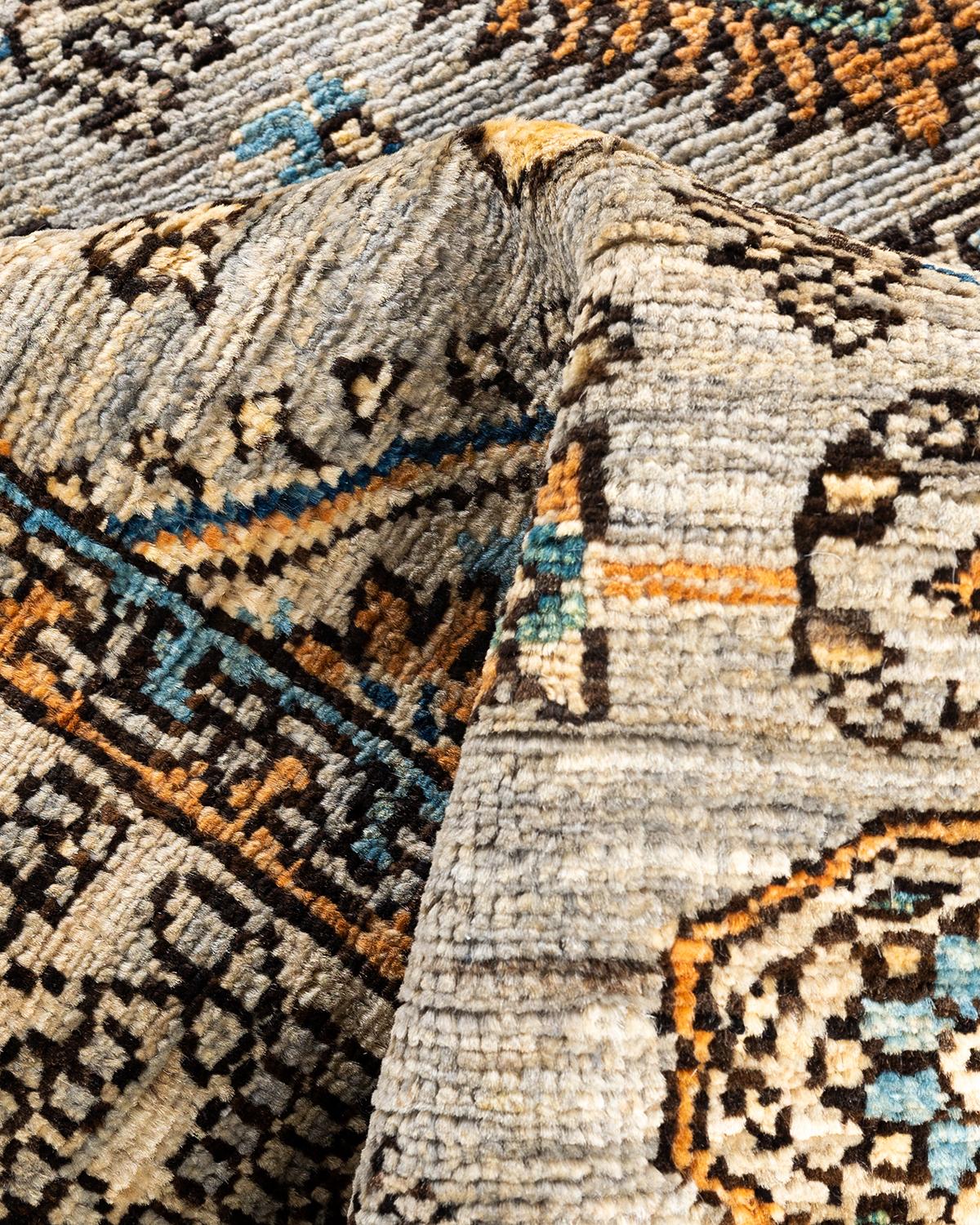Traditional Serapi Hand Knotted Wool Gray Area Rug For Sale 2