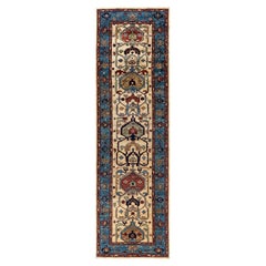 Tapis traditionnel Serapi noué à la main ivoire de 2' 10" x 9' 9"