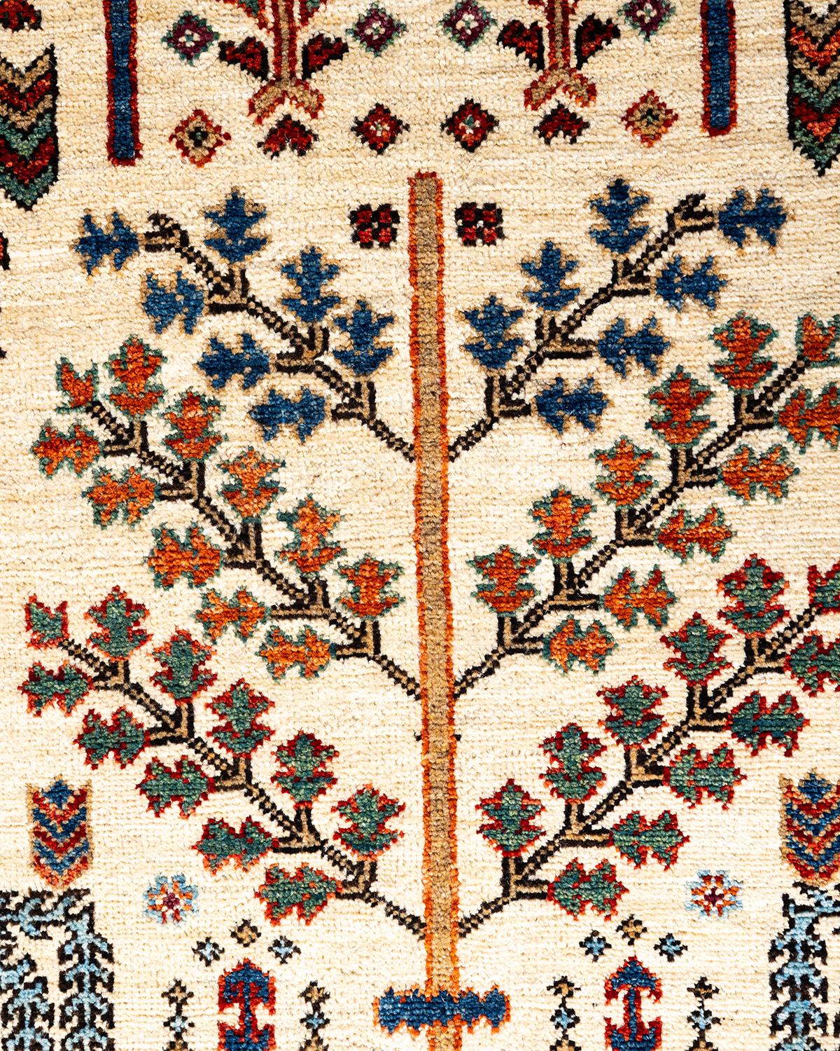 Pakistani Traditional Serapi Hand Knotted Wool Ivory Area Rug For Sale