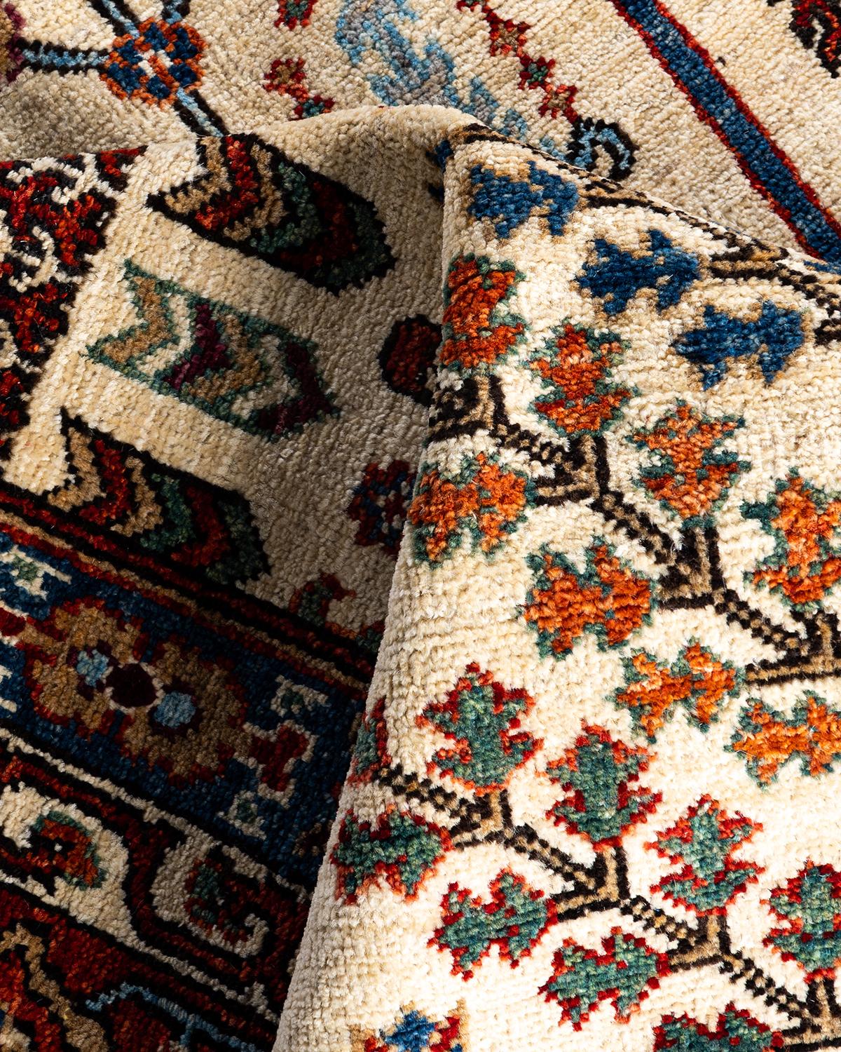 Traditional Serapi Hand Knotted Wool Ivory Area Rug For Sale 2