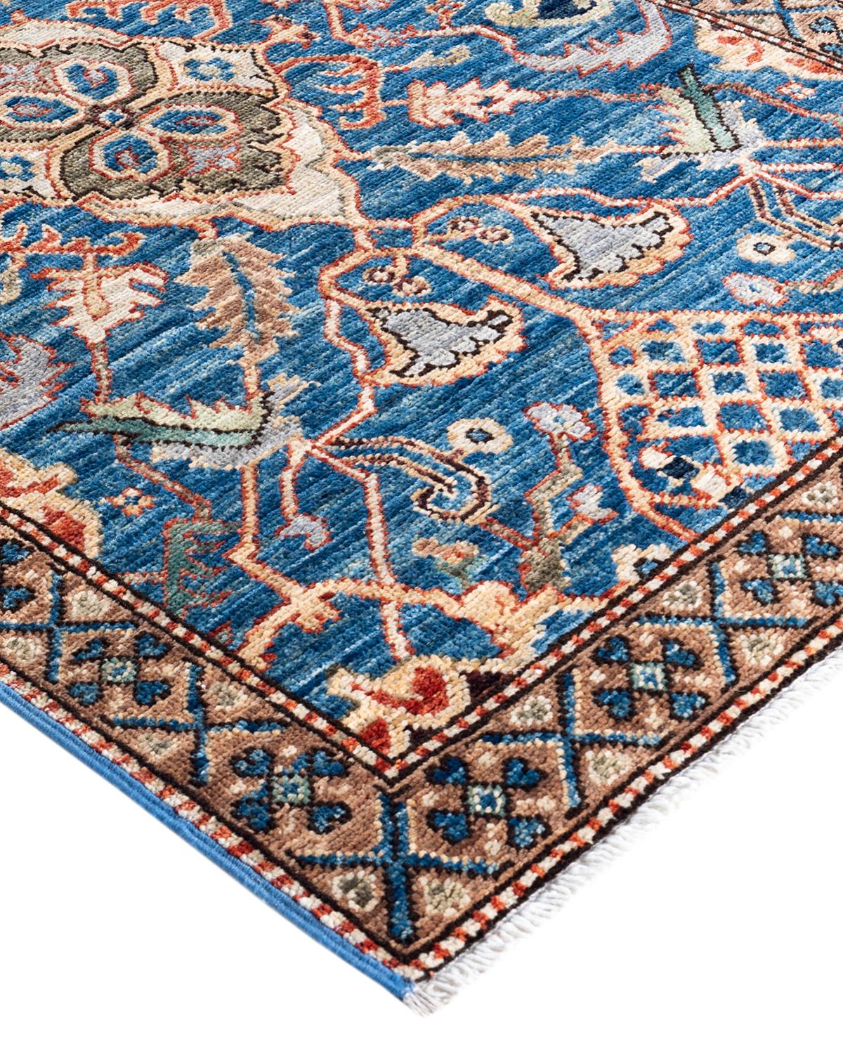 La fabrication des tapis persans dans toute sa splendeur a inspiré les couleurs riches, les motifs géométriques élaborés et les détails botaniques de la collection Serapi. Avec pas moins de 100 nœuds par pouce, ces tapis fabriqués à la main sont