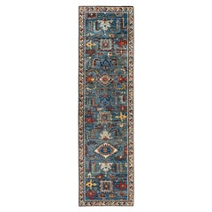Tapis traditionnel Serapi noué à la main bleu clair de 2' 7" x 9' 8"