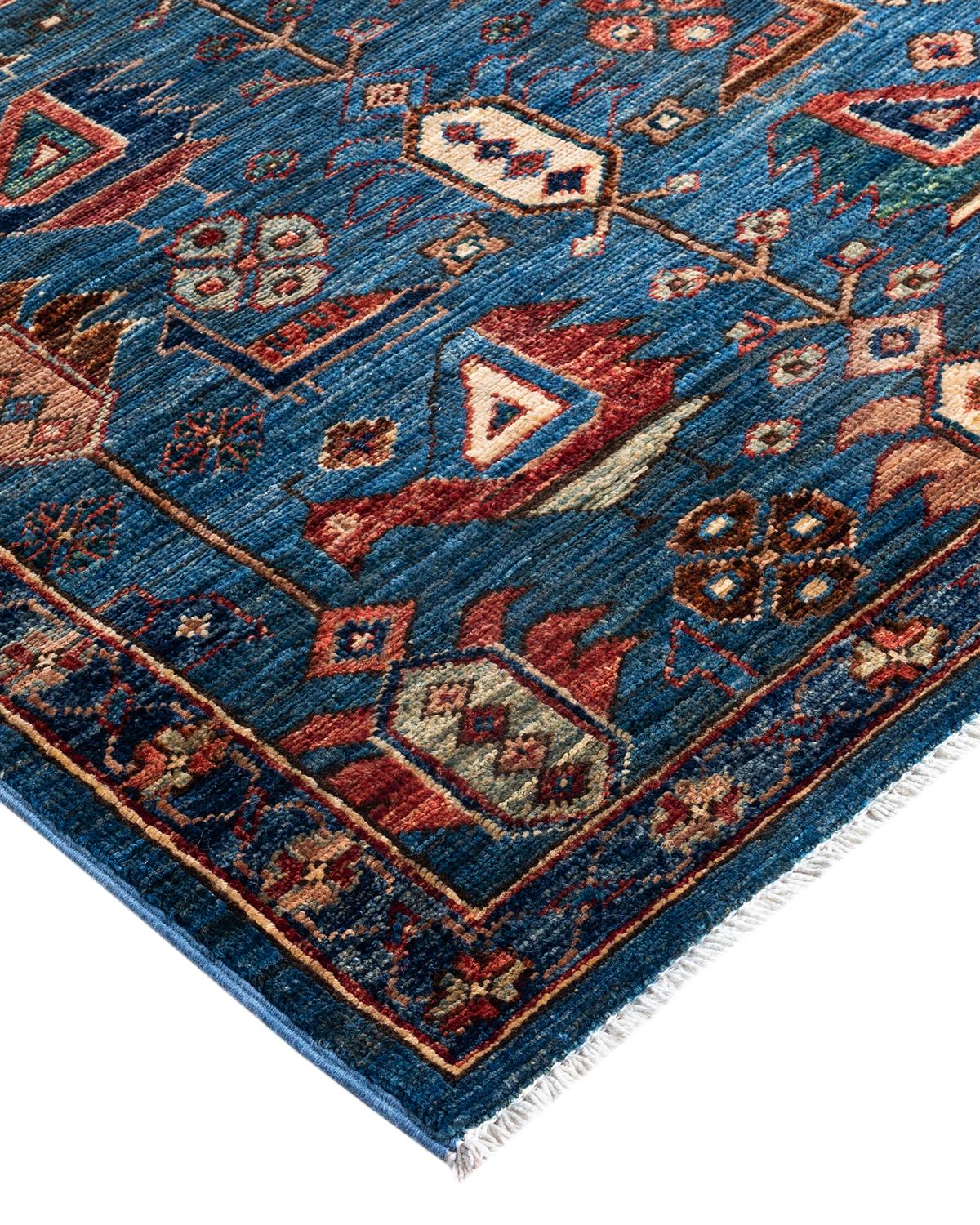 La fabrication des tapis persans dans toute sa splendeur a inspiré les couleurs riches, les motifs géométriques élaborés et les détails botaniques de la collection Serapi. Avec pas moins de 100 nœuds par pouce, ces tapis fabriqués à la main sont
