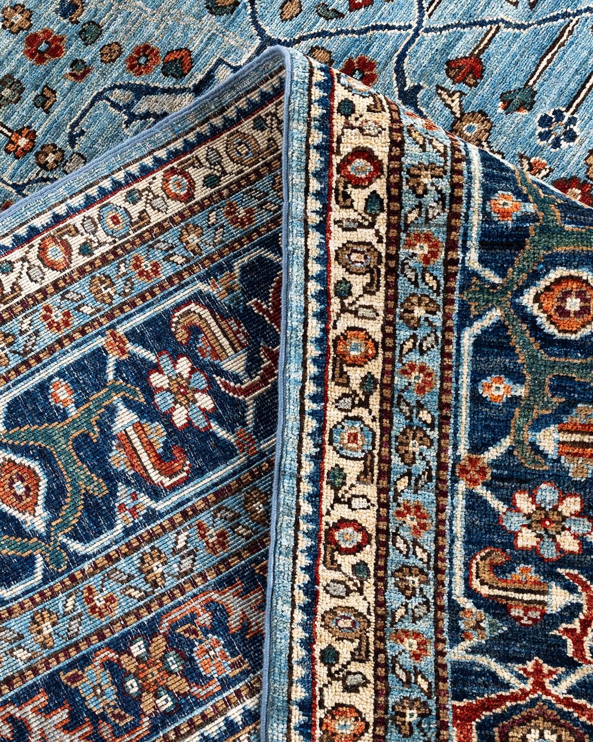 Traditioneller hellblauer Teppich aus handgeknüpfter Wolle Serapi im Angebot 1
