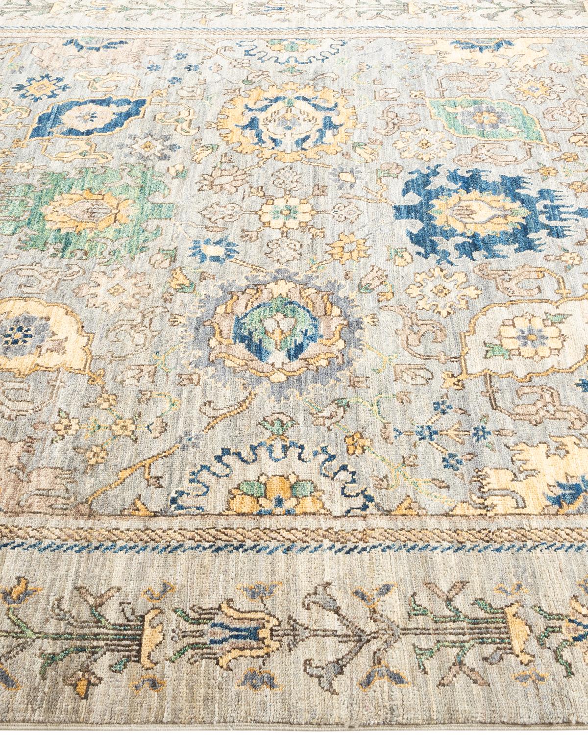 Traditional Serapi Hand Knotted Wool Light Gray Area Rug In New Condition For Sale In Norwalk, CT
