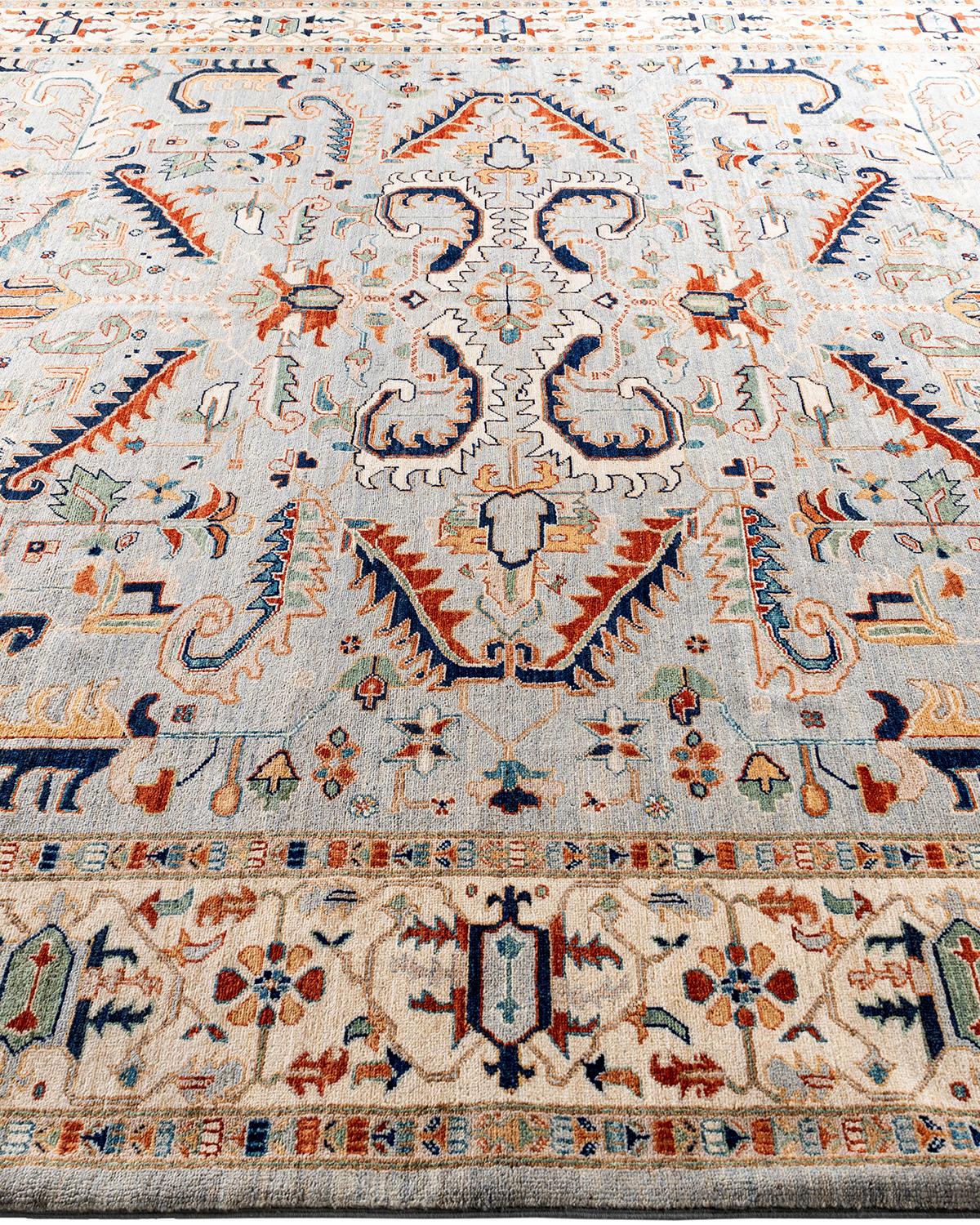 Traditional Serapi Hand Knotted Wool Light Gray Area Rug In New Condition In Norwalk, CT