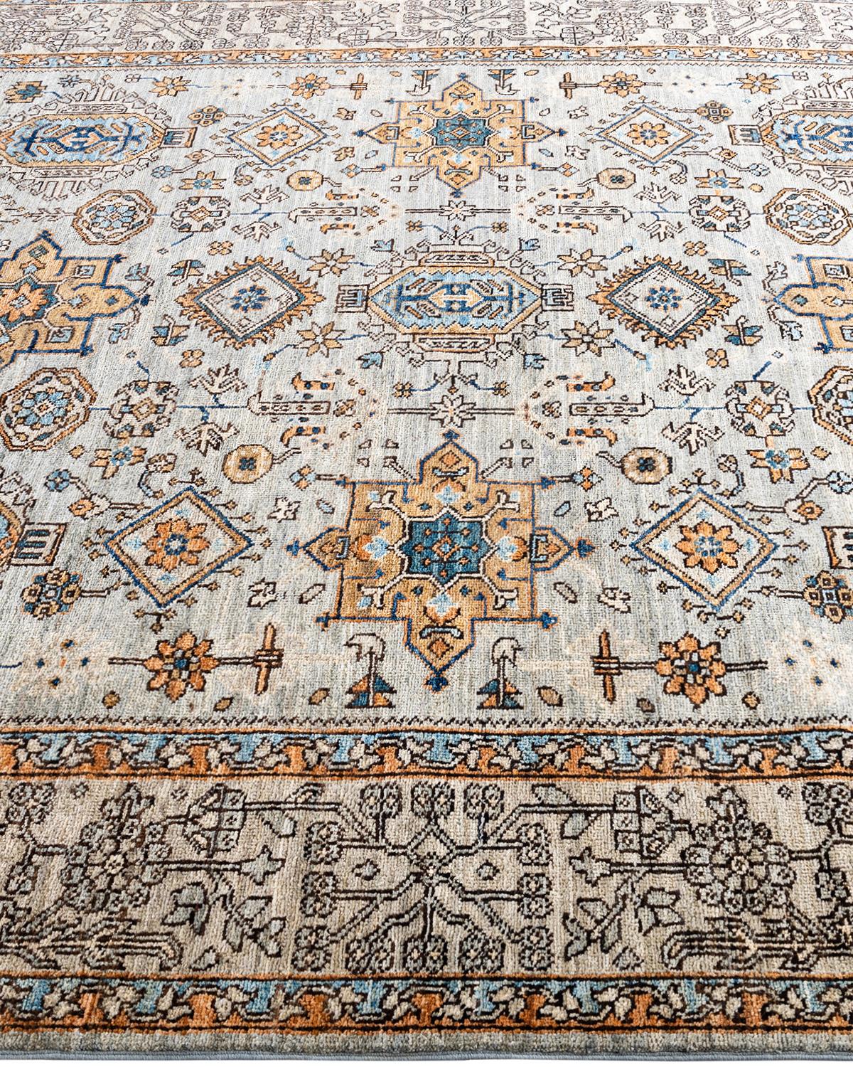 Traditional Serapi Hand Knotted Wool Light Gray Area Rug In New Condition For Sale In Norwalk, CT