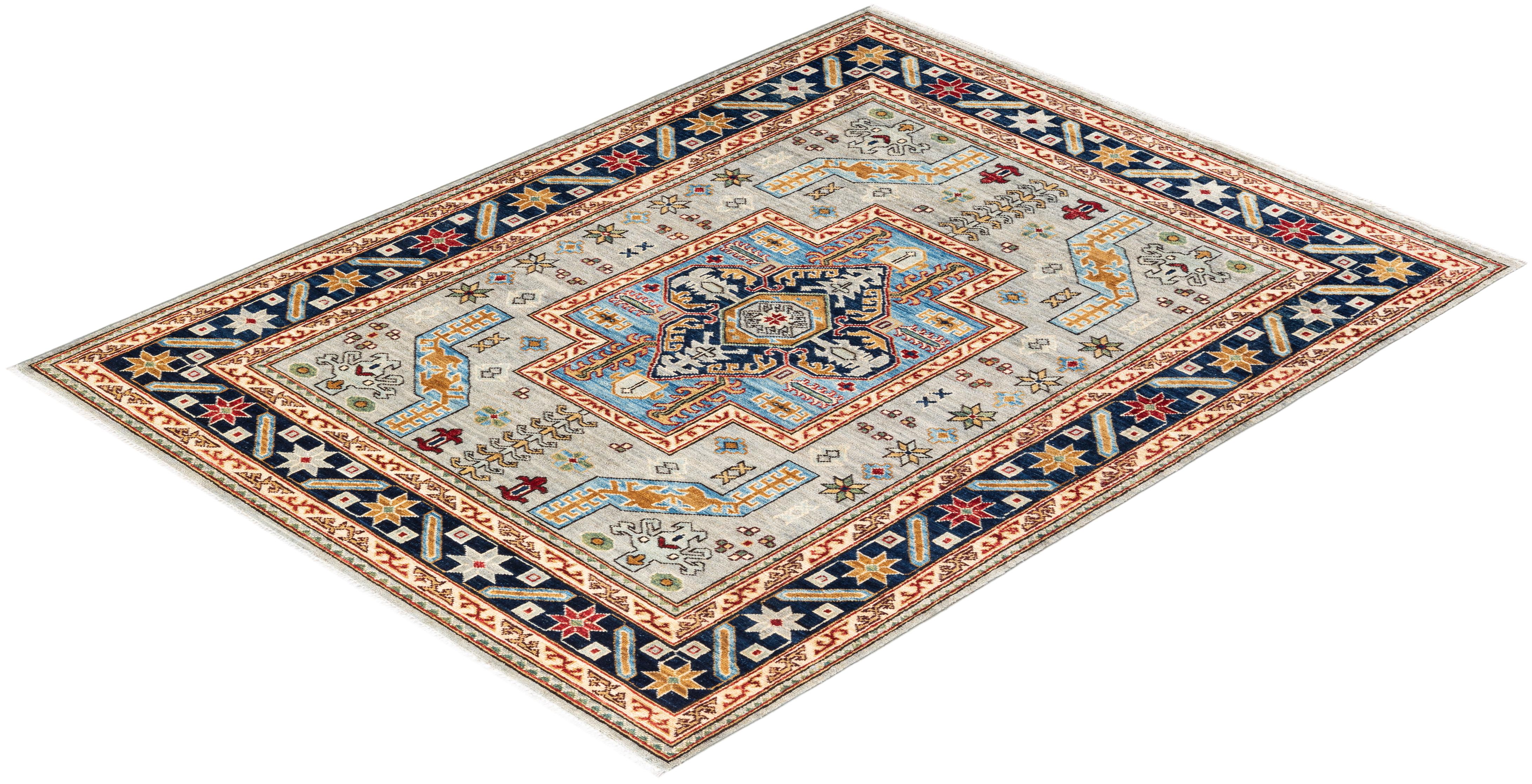 Traditional Serapi Hand Knotted Wool Light Gray Area Rug For Sale 3