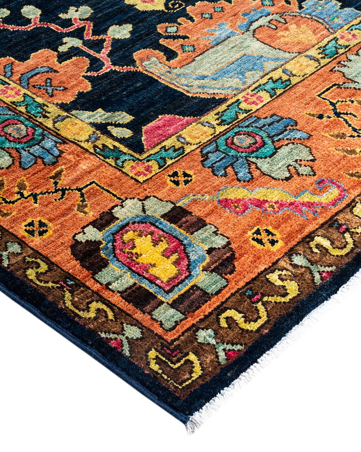 La fabrication des tapis persans dans toute sa splendeur a inspiré les couleurs riches, les motifs géométriques élaborés et les détails botaniques de la collection Serapi. Avec pas moins de 100 nœuds par pouce, ces tapis fabriqués à la main sont