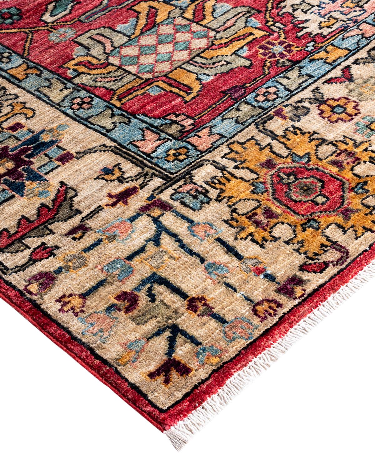 La fabrication des tapis persans dans toute sa splendeur a inspiré les couleurs riches, les motifs géométriques élaborés et les détails botaniques de la collection Serapi. Avec pas moins de 100 nœuds par pouce, ces tapis fabriqués à la main sont