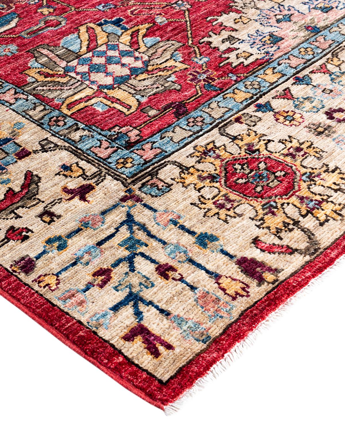La fabrication des tapis persans dans toute sa splendeur a inspiré les couleurs riches, les motifs géométriques élaborés et les détails botaniques de la collection Serapi. Avec pas moins de 100 nœuds par pouce, ces tapis fabriqués à la main sont
